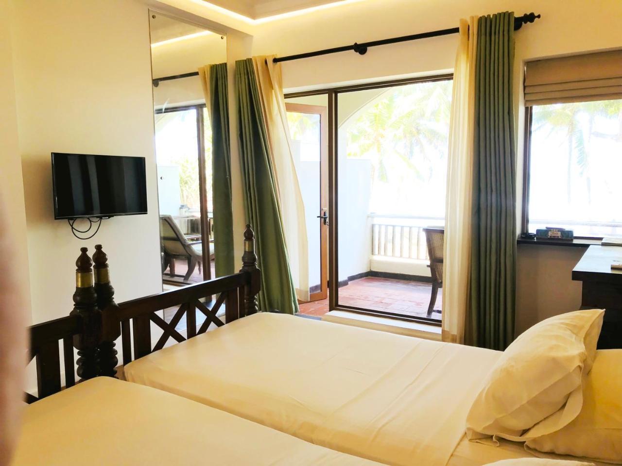 Sri Gemunu Beach Resort Unawatuna Bagian luar foto